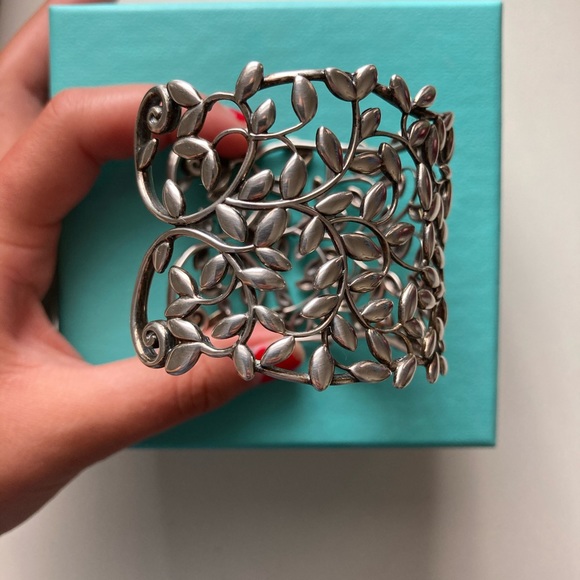 Paloma Picasso Olive Leaf cuff in sterling silver - Picture 5 of 7